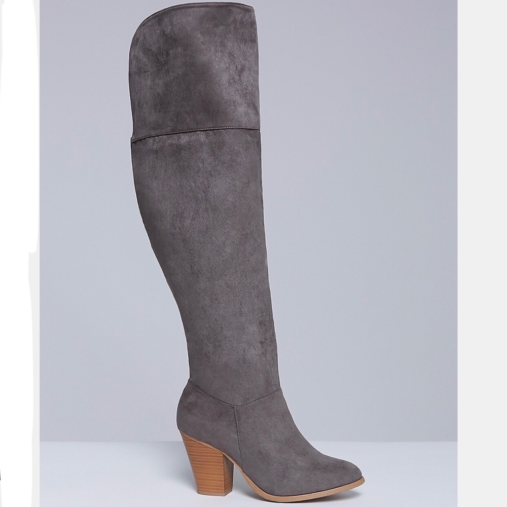 NWT. Over The Knee Boot. 8W.
